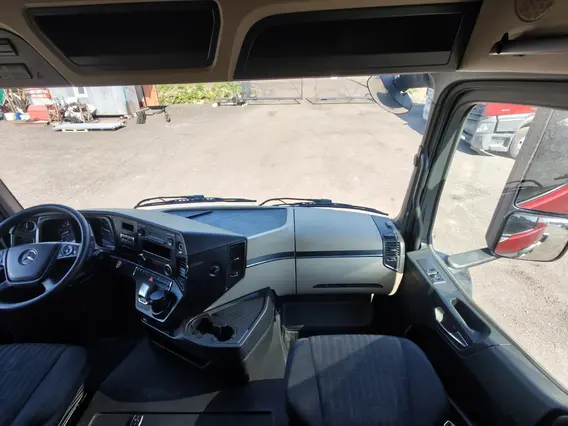 Седельный тягач Mercedes-Benz Actros 2021 года б/у фото 18