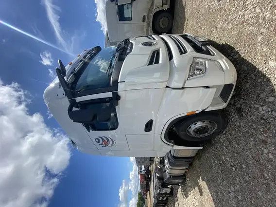 Седельный тягач Shacman SX4188YY381 2023 года б/у фото 4