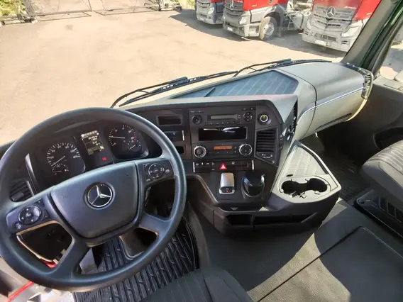 Седельный тягач Mercedes-Benz Actros 2022 года б/у фото 11