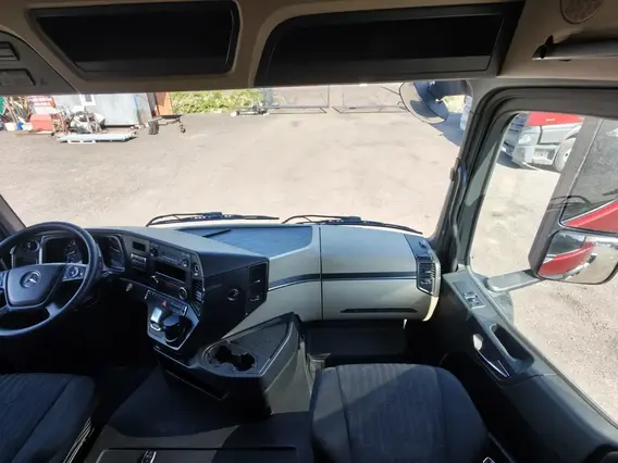Седельный тягач Mercedes-Benz Actros 2022 года б/у фото 18