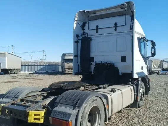 Седельный тягач IVECO Stralis 2016 года б/у фото 7