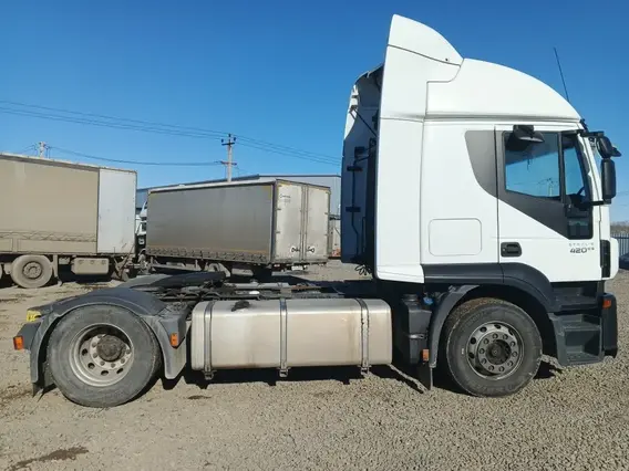 Седельный тягач IVECO Stralis 2016 года б/у фото 8