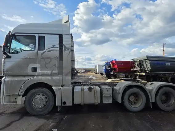 Седельный тягач SITRAK c7h 2022 года б/у фото 3