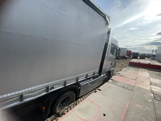 Седельный тягач Foton Auman EST A 2023 года б/у фото 6