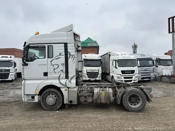 Седельный тягач SITRAK c7h 2023 года б/у фото 3