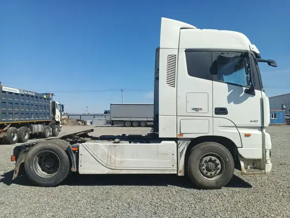 Седельный тягач Foton Auman EST A 2023 года б/у фото 8