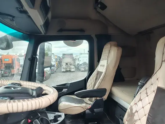 Седельный тягач Mercedes-Benz Actros 2022 года б/у фото 9