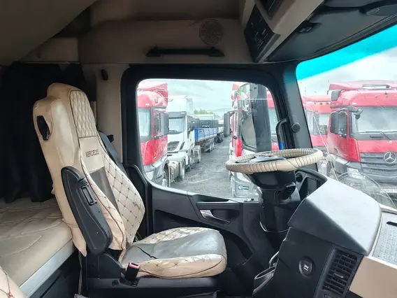 Седельный тягач Mercedes-Benz Actros 2022 года б/у фото 10