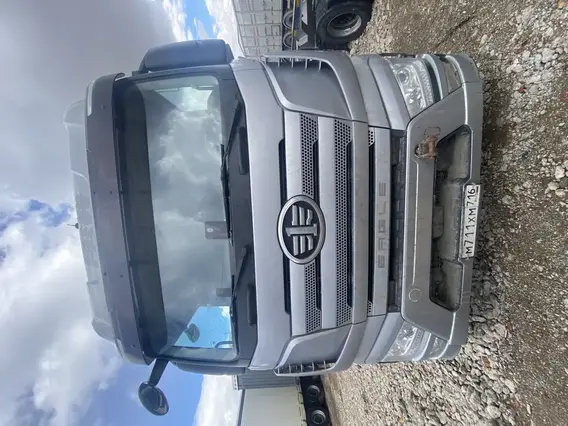 Седельный тягач FAW J7 2023 года б/у фото 2