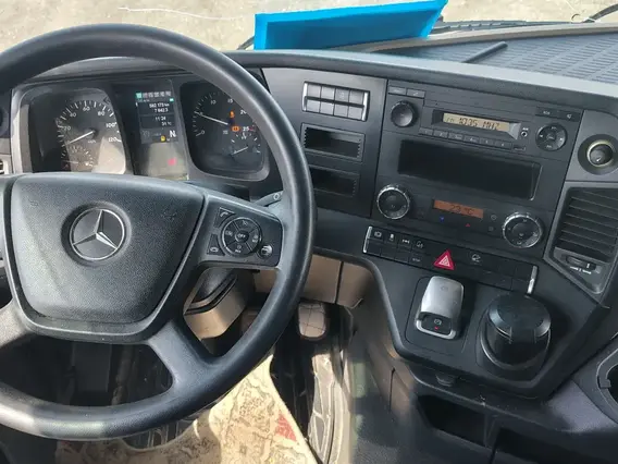 Седельный тягач Mercedes-Benz Actros 2022 года б/у фото 11