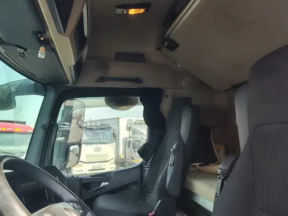 Седельный тягач Mercedes-Benz Actros 2022 года б/у фото 12