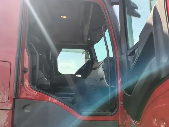 Седельный тягач Mercedes-Benz Actros 2022 года б/у фото 10
