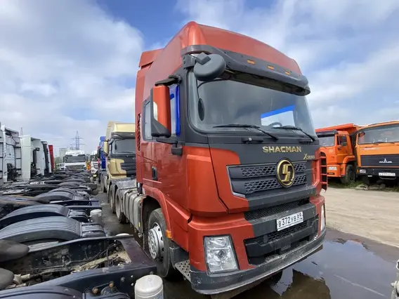 Седельный тягач Shacman SX42584V324 2022 года б/у