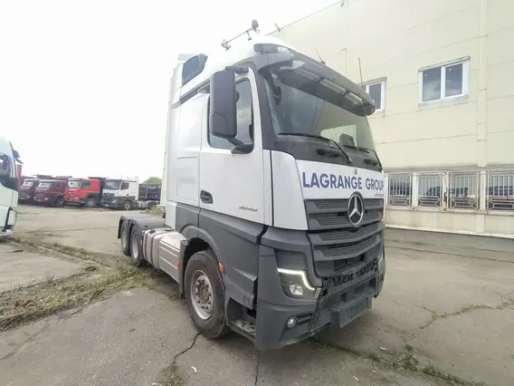 Седельный тягач Mercedes-Benz Actros 2022 года б/у