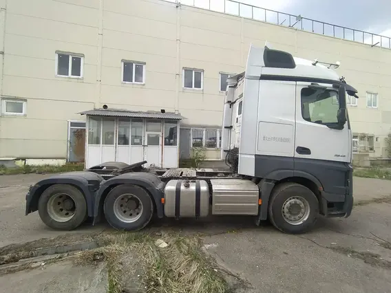 Седельный тягач Mercedes-Benz Actros 2022 года б/у фото 8