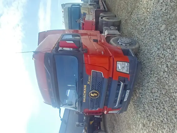 Седельный тягач Shacman SX42584V324 2022 года б/у фото 4