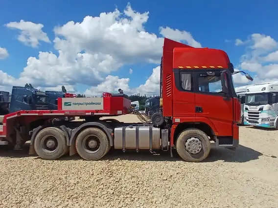 Седельный тягач Shacman SX42584V324 2022 года б/у фото 7