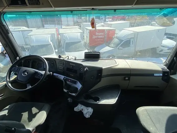 Седельный тягач Mercedes-Benz Actros 2022 года б/у фото 10