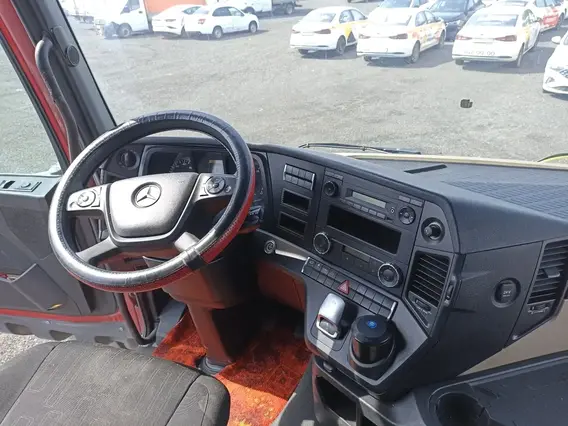 Седельный тягач Mercedes-Benz Actros 2022 года б/у фото 11