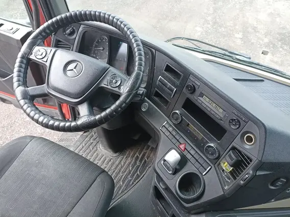 Седельный тягач Mercedes-Benz Actros 2022 года б/у фото 9