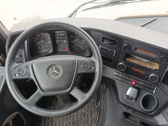 Седельный тягач Mercedes-Benz Actros 2022 года б/у фото 11