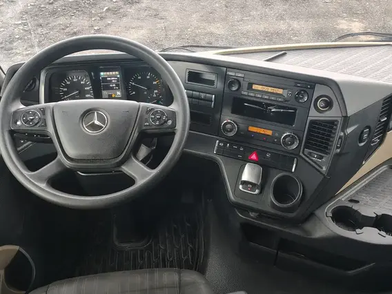 Седельный тягач Mercedes-Benz Actros 2021 года б/у фото 11