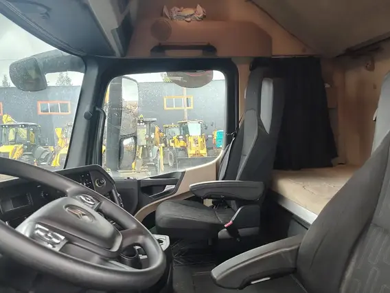 Седельный тягач Mercedes-Benz Actros 2021 года б/у фото 12