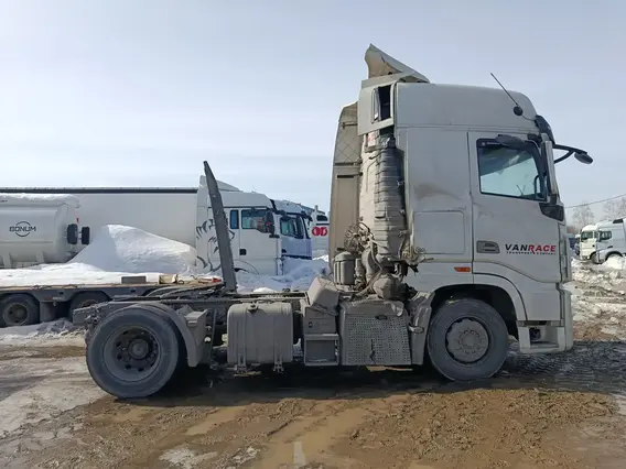 Седельный тягач Dongfeng DFH4180 2023 года б/у фото 8