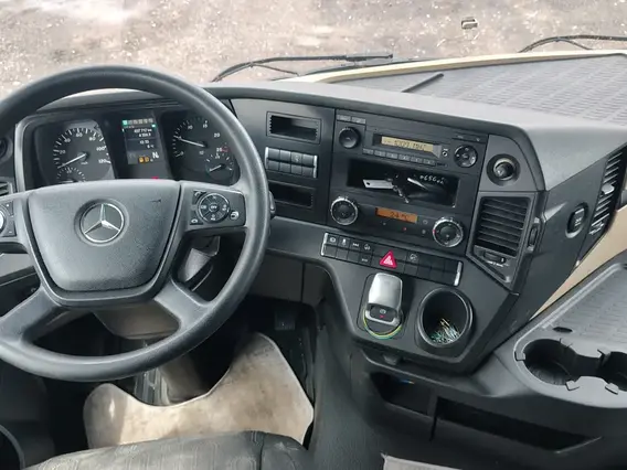 Седельный тягач Mercedes-Benz Actros 2021 года б/у фото 11