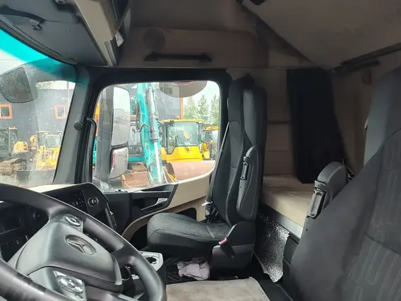 Седельный тягач Mercedes-Benz Actros 2021 года б/у фото 12
