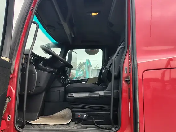 Седельный тягач Mercedes-Benz Actros 2021 года б/у фото 9