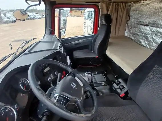 Седельный тягач Shacman SX42584W324C 2023 года б/у фото 8