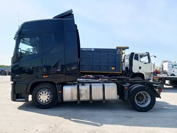 Седельный тягач Dongfeng DFH4180 2023 года б/у фото 4