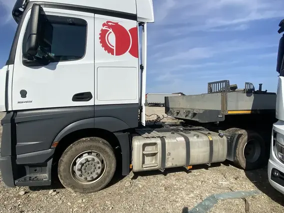 Седельный тягач Mercedes-Benz Actros 2020 года б/у фото 6