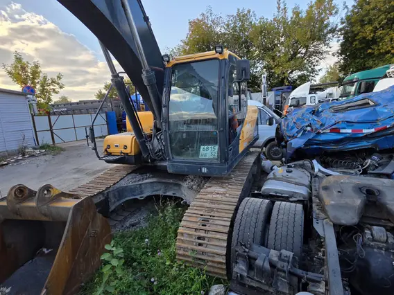 Экскаватор HYUNDAI R225LVS 2022 года б/у фото 2