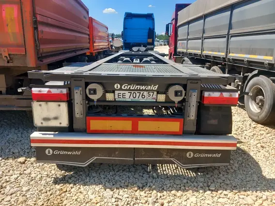 Полуприцеп-контейнеровоз Grunwald 9453 2024 года б/у фото 6