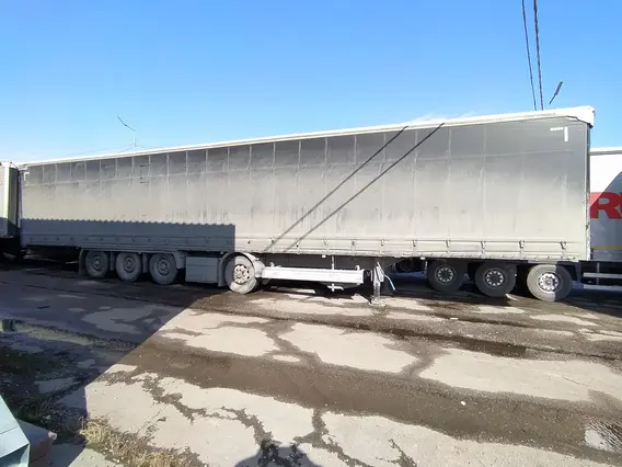 Тентованный полуприцеп Kassbohrer XS 2023 года б/у