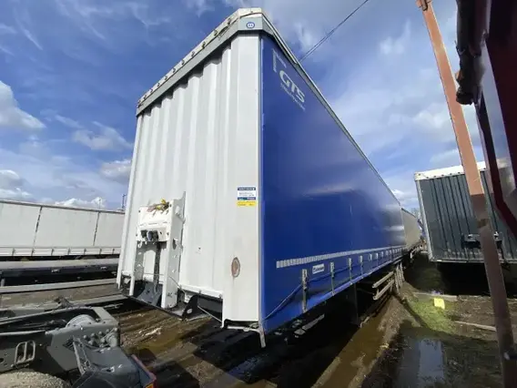 Тентованный полуприцеп Krone SD 2023 года б/у