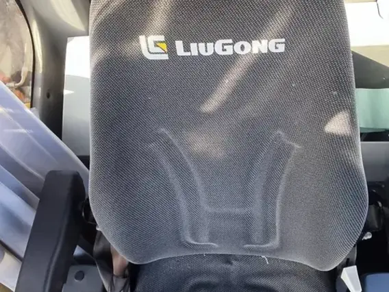 Экскаватор-погрузчик LiuGong CLG933E 2023 года б/у фото 10