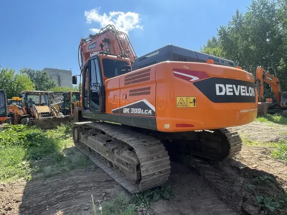 Экскаватор DEVELON DX300LCA-7M 2023 года б/у фото 9