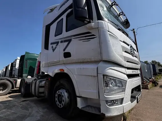 Седельный тягач FAW J7 2023 года б/у