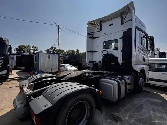Седельный тягач FAW J7 2023 года б/у фото 6
