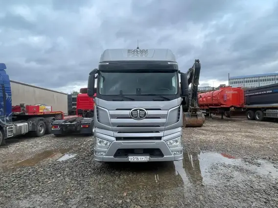 Седельный тягач FAW J7 2023 года б/у фото 2