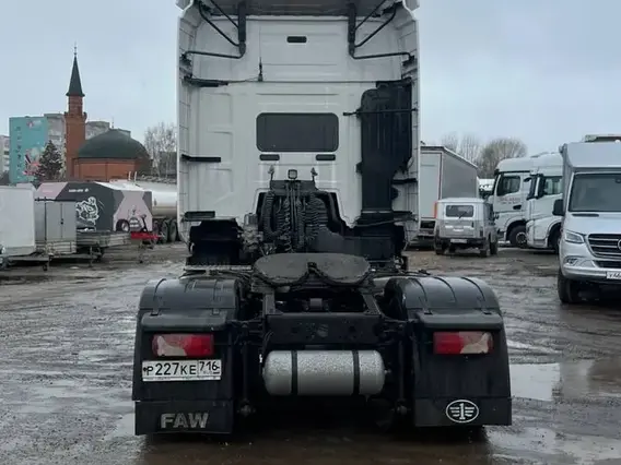 Седельный тягач FAW J7 2023 года б/у фото 6