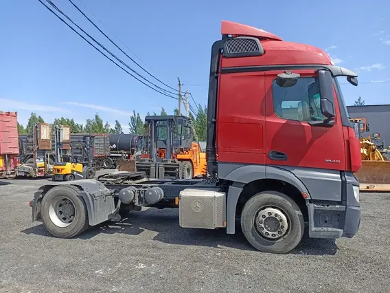 Седельный тягач Mercedes-Benz Actros 2021 года б/у фото 9