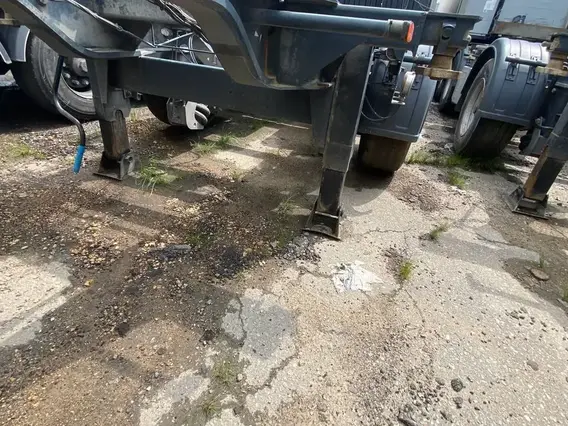 Полуприцеп-контейнеровоз Тонар 99891 2023 года б/у фото 4