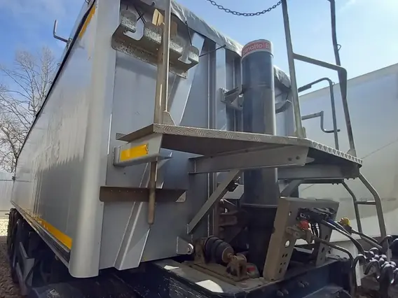 Самосвальный полуприцеп Bodex 4WA1 2023 года б/у фото 2