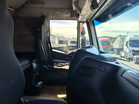 Седельный тягач IVECO Stralis 2021 года б/у фото 11