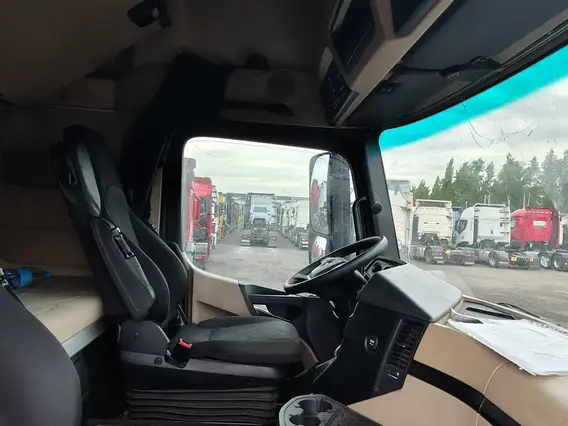 Седельный тягач Mercedes-Benz Actros 2021 года б/у фото 12