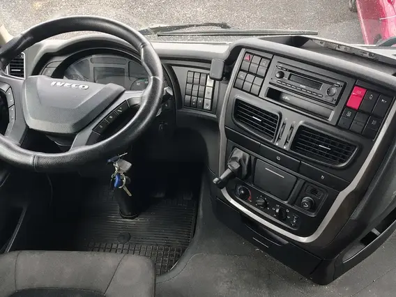 Седельный тягач IVECO Stralis 2021 года б/у фото 12